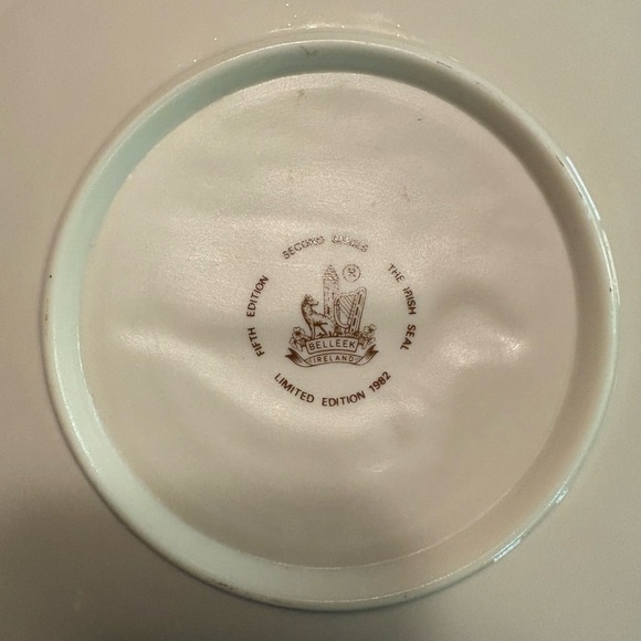 Belleek Ireland Limited Edition Christmas 1982 Decorative Plate - Picture 4 of 5